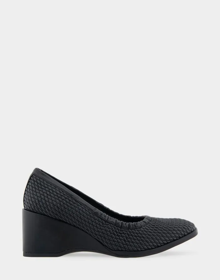 Aerosoles Comfortable Women039s Wedge Pump In Black Faux Leather Black Quilted Faux Leather Women Pumps Aerosoles Comfortable Women039s Wedge Pump In Black Faux Leather Black Quilted Faux Leather Women Pumps