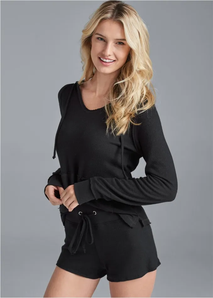 COZY HACCI SHORT SET Black Women VENUS Shorts