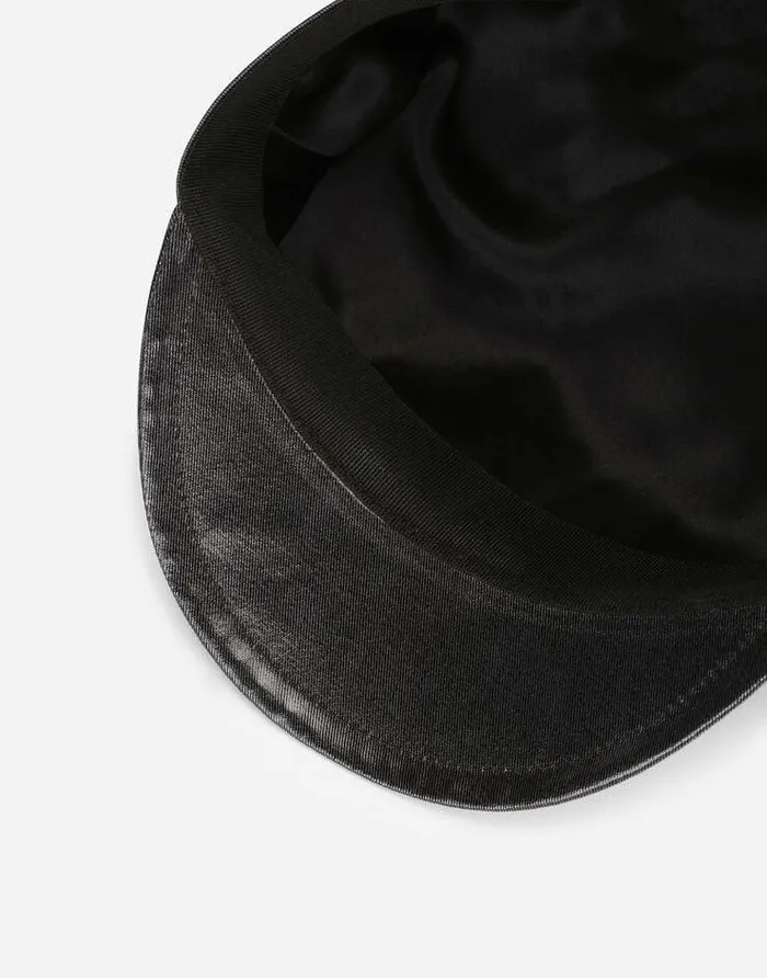 Dolce and Gabbana Hats And Gloves Women Baker Boy Hat With DG Logo Chain Black Dolce and Gabbana Hats And Gloves Women Baker Boy Hat With DG Logo Chain Black