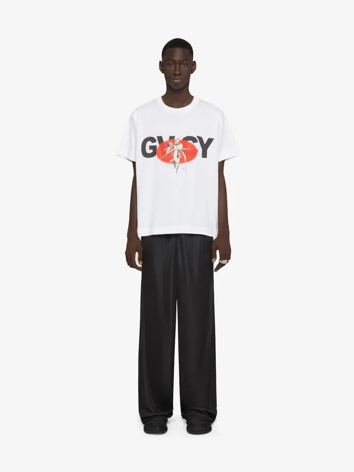 Givenchy Boxy Fit Tshirt In Cotton With GIVENCHY Flower Print White Men TShirts Givenchy Boxy Fit Tshirt In Cotton With GIVENCHY Flower Print White Men TShirts