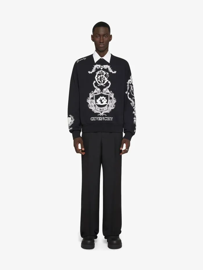 Givenchy GIVENCHY Crest Boxy Fit Sweatshirt In Fleece Black Men Sweatshirts and Hoodies Givenchy GIVENCHY Crest Boxy Fit Sweatshirt In Fleece Black Men Sweatshirts and Hoodies
