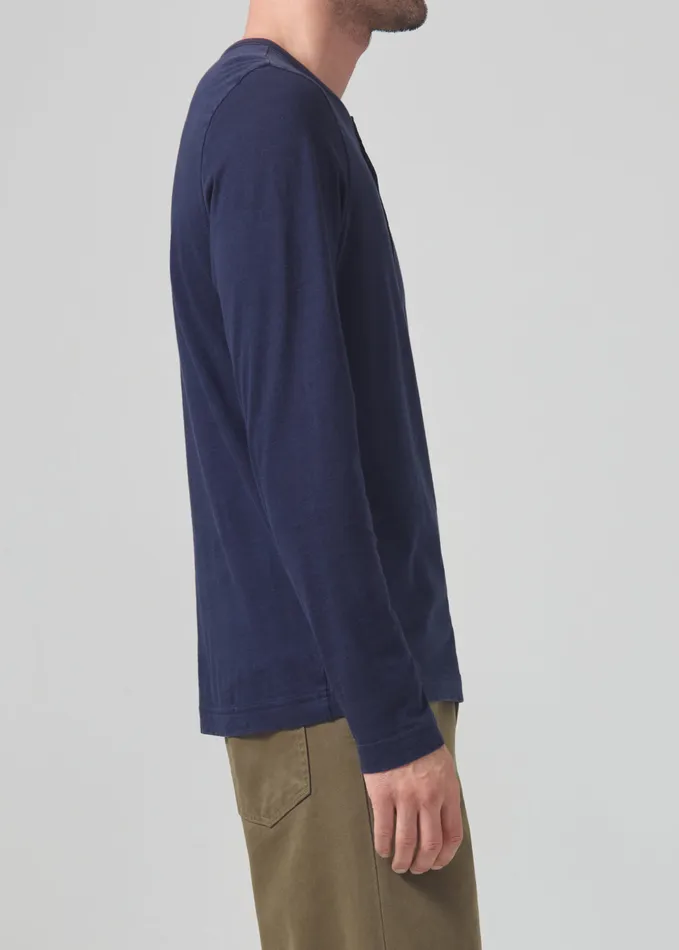 Men Shirts Citizens Of Humanity Classic Henley In Midnight