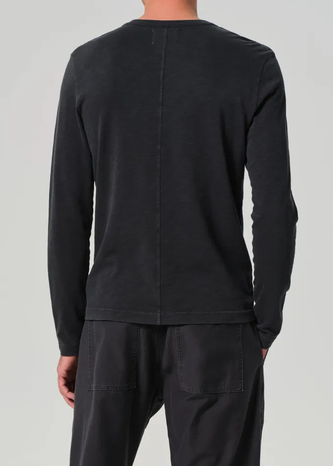 Men Shirts Citizens Of Humanity Classic Henley In Washed Black