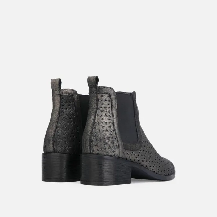 Salt Metallic Cutout Detail Chelsea Boot Pewter Women Kenneth Cole Boots Booties
