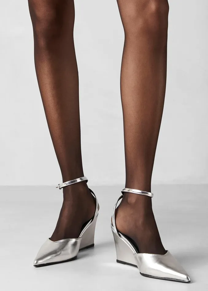 The Frankie Shop Alohas Polly Shimmer Leather Pumps 8211 Silver 8211 Women