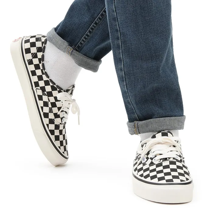 Vans Classics Men Anaheim Factory Authentic 44 DX Shoes Black White