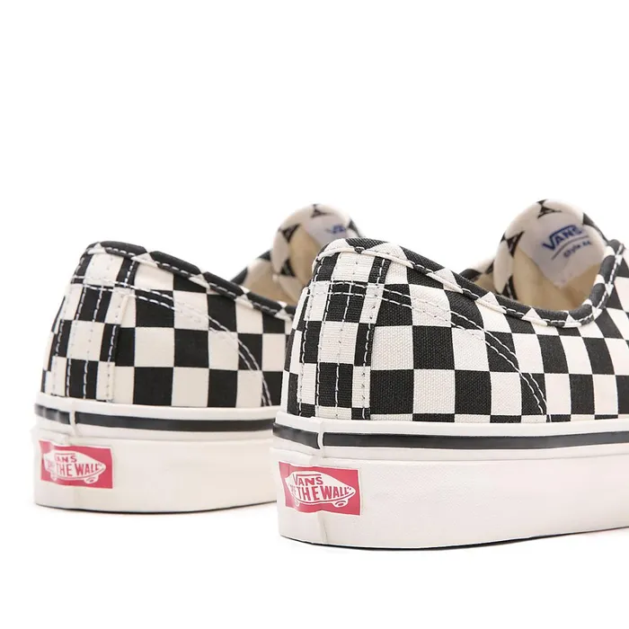 Vans Classics Men Anaheim Factory Authentic 44 DX Shoes Black White
