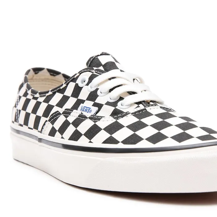 Vans Classics Men Anaheim Factory Authentic 44 DX Shoes Black White