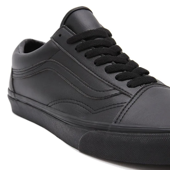 Vans Classics Women Classic Tumble Old Skool Shoes Black