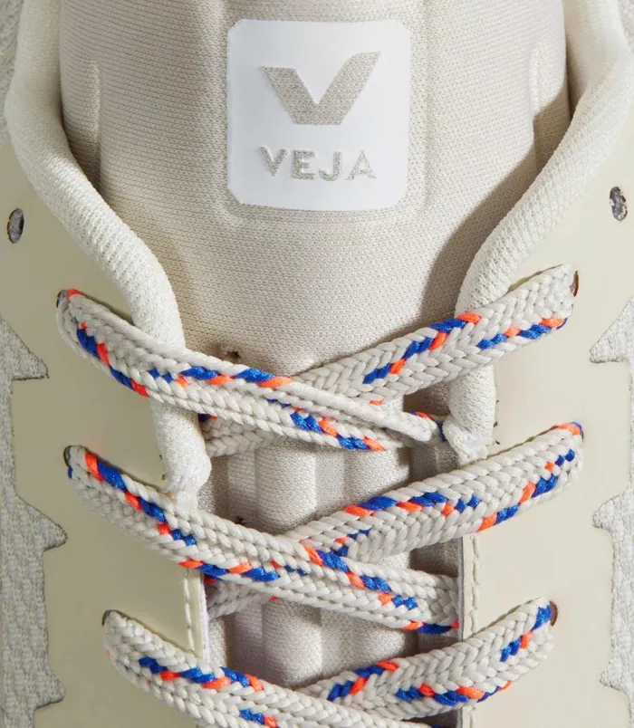 VEJA Accessories MenWomen LACES PET NATURAL PAROS ORANGE FLUO