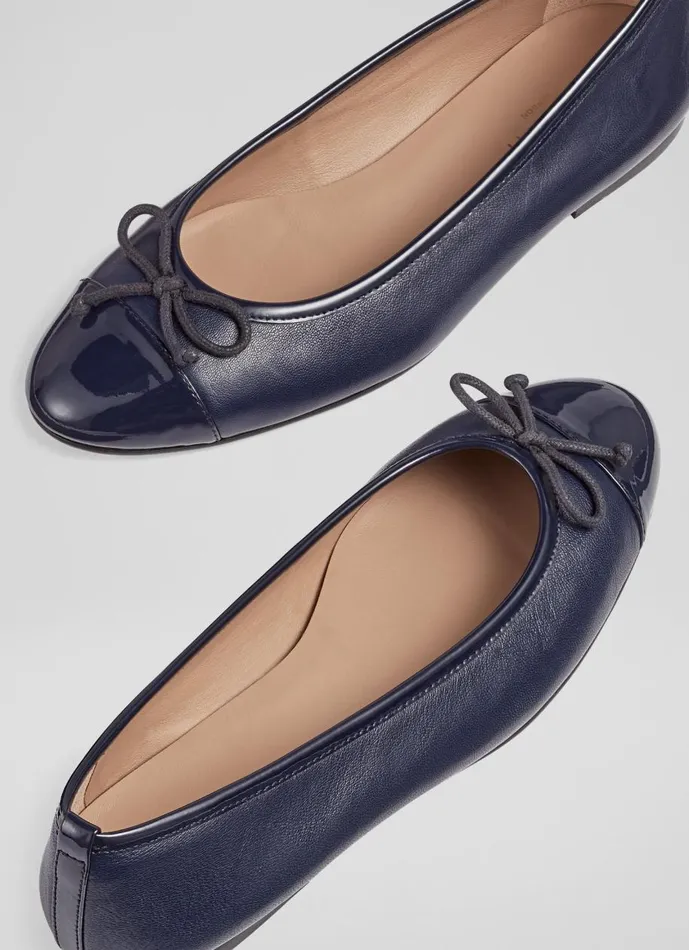 Women Flats LKBennett Kara Navy Leather And Patent Toe Cap Ballet Flats Navy Navy Women Flats LKBennett Kara Navy Leather And Patent Toe Cap Ballet Flats Navy Navy