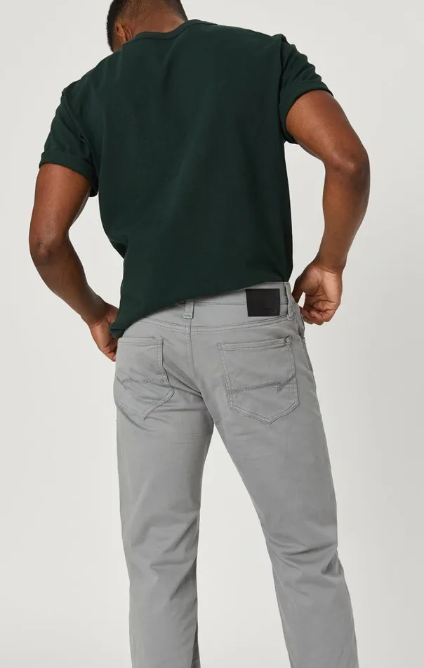 Zach Straight Leg In Shark Skin Twill Men Mavi Jeans Pants